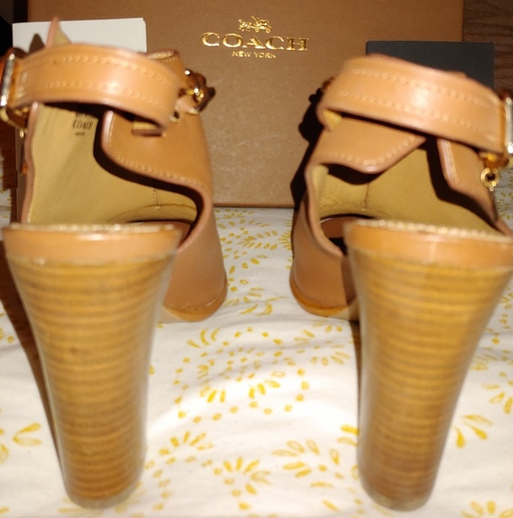 ✨HOST PICK✨COACH-New York Leanne Heels - Picture 3 of 3